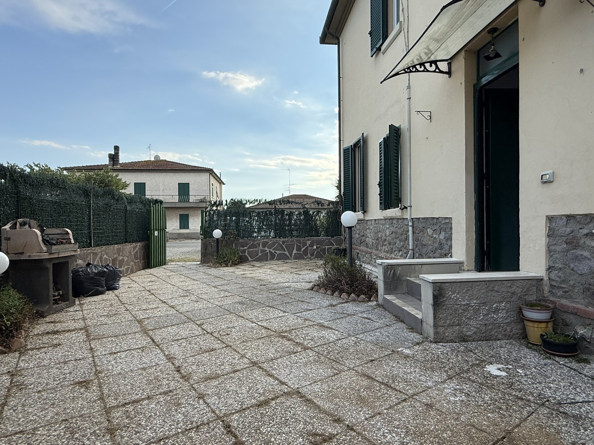 Appartamento con ingresso indipendente e giardino a Ribolla