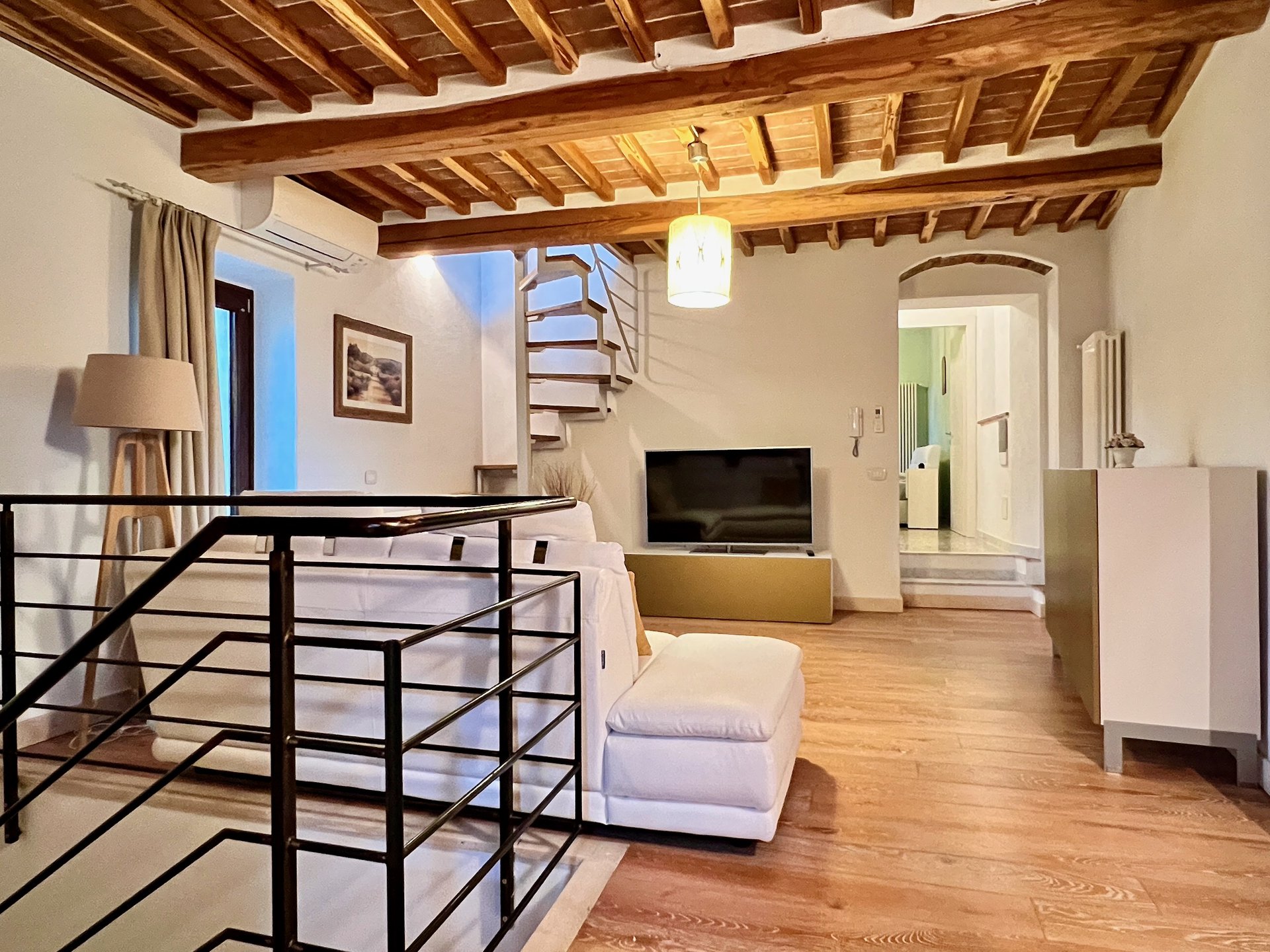 Casa storica indipendente in vendita nel borgo di Batignano