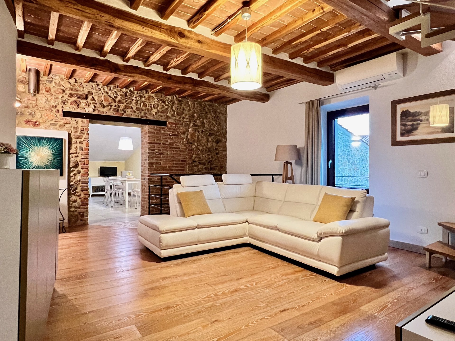 Casa storica indipendente in vendita nel borgo di Batignano