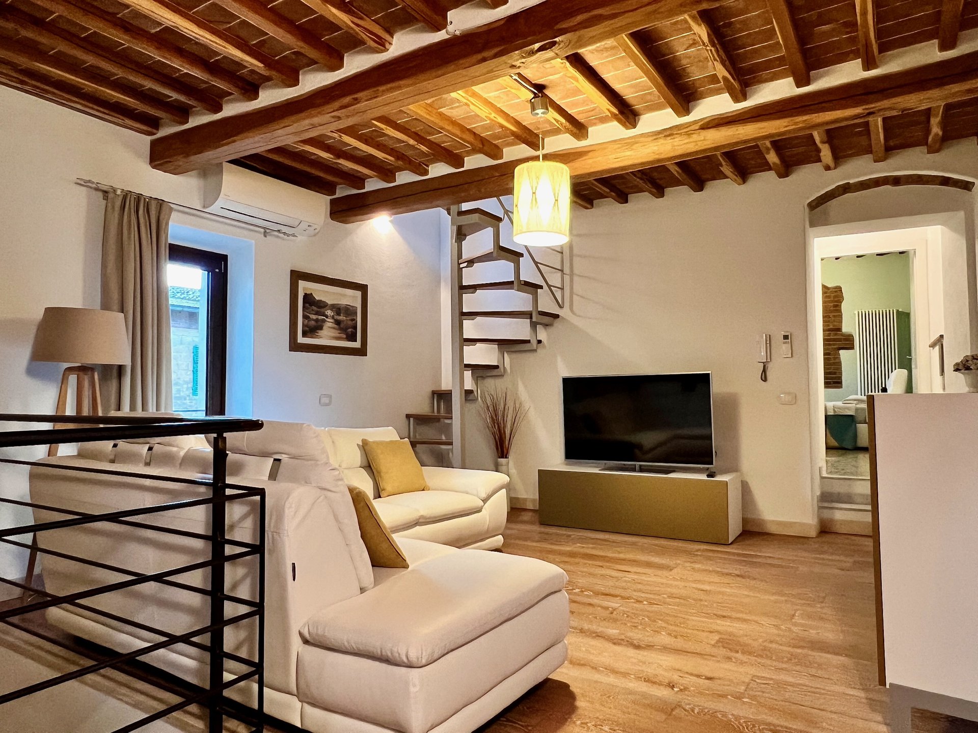 Casa storica indipendente in vendita nel borgo di Batignano