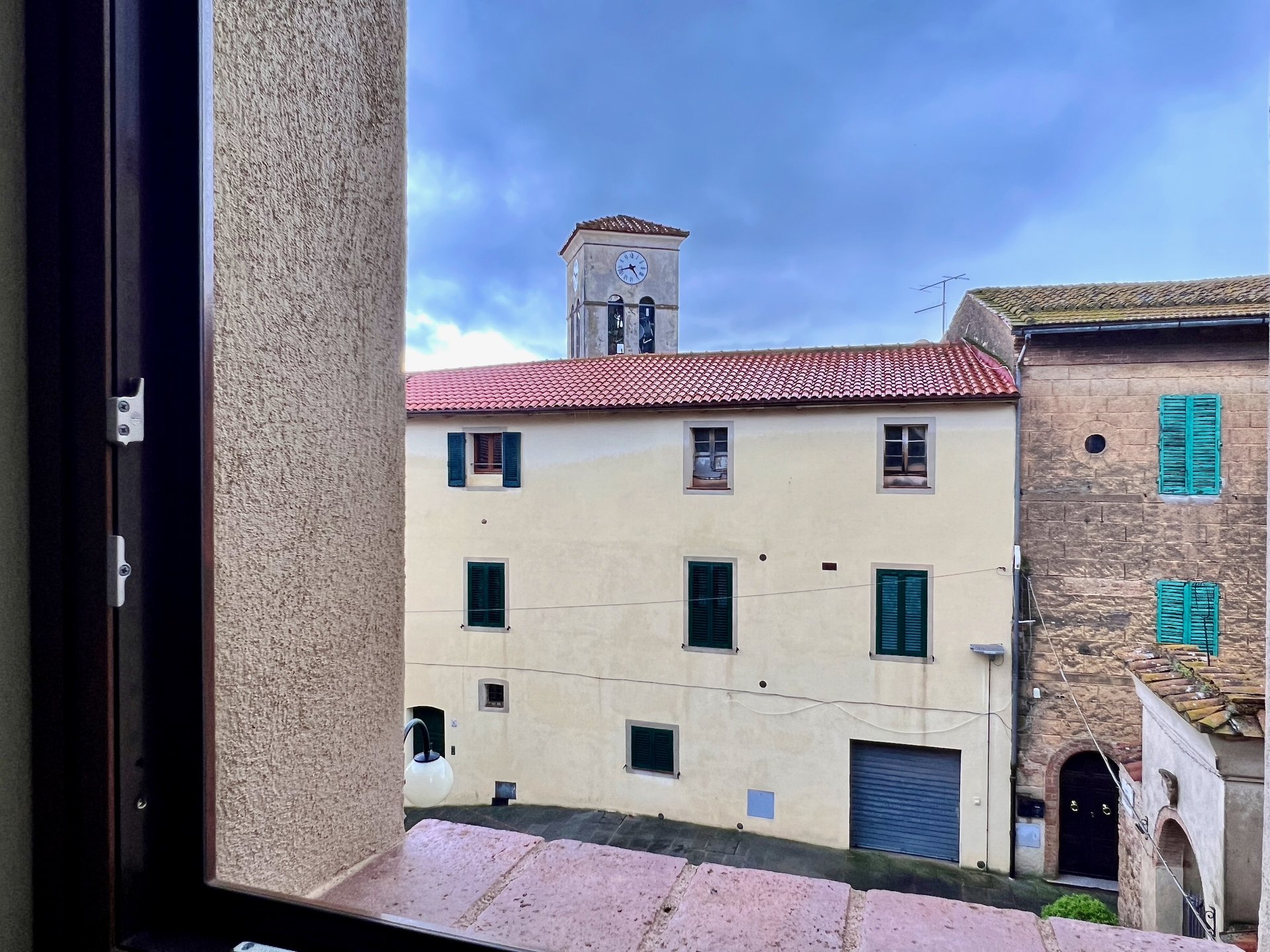 Casa storica indipendente in vendita nel borgo di Batignano