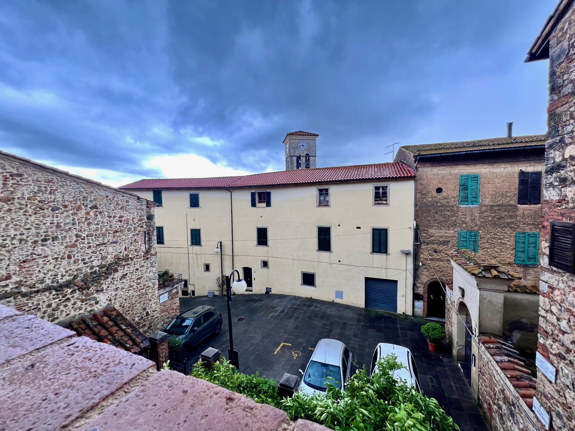 Casa storica indipendente in vendita nel borgo di Batignano