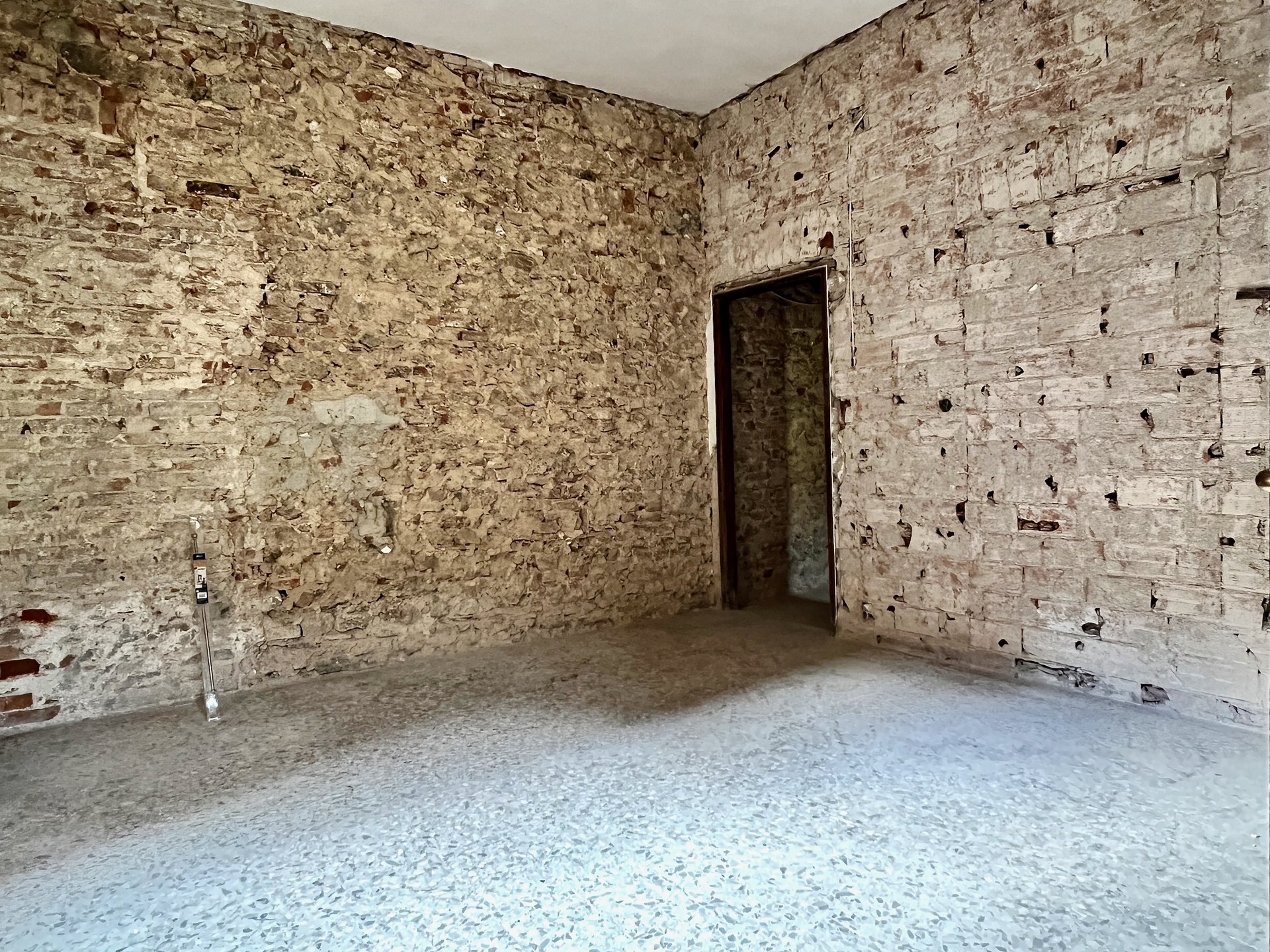 Casa storica indipendente in vendita nel borgo di Batignano
