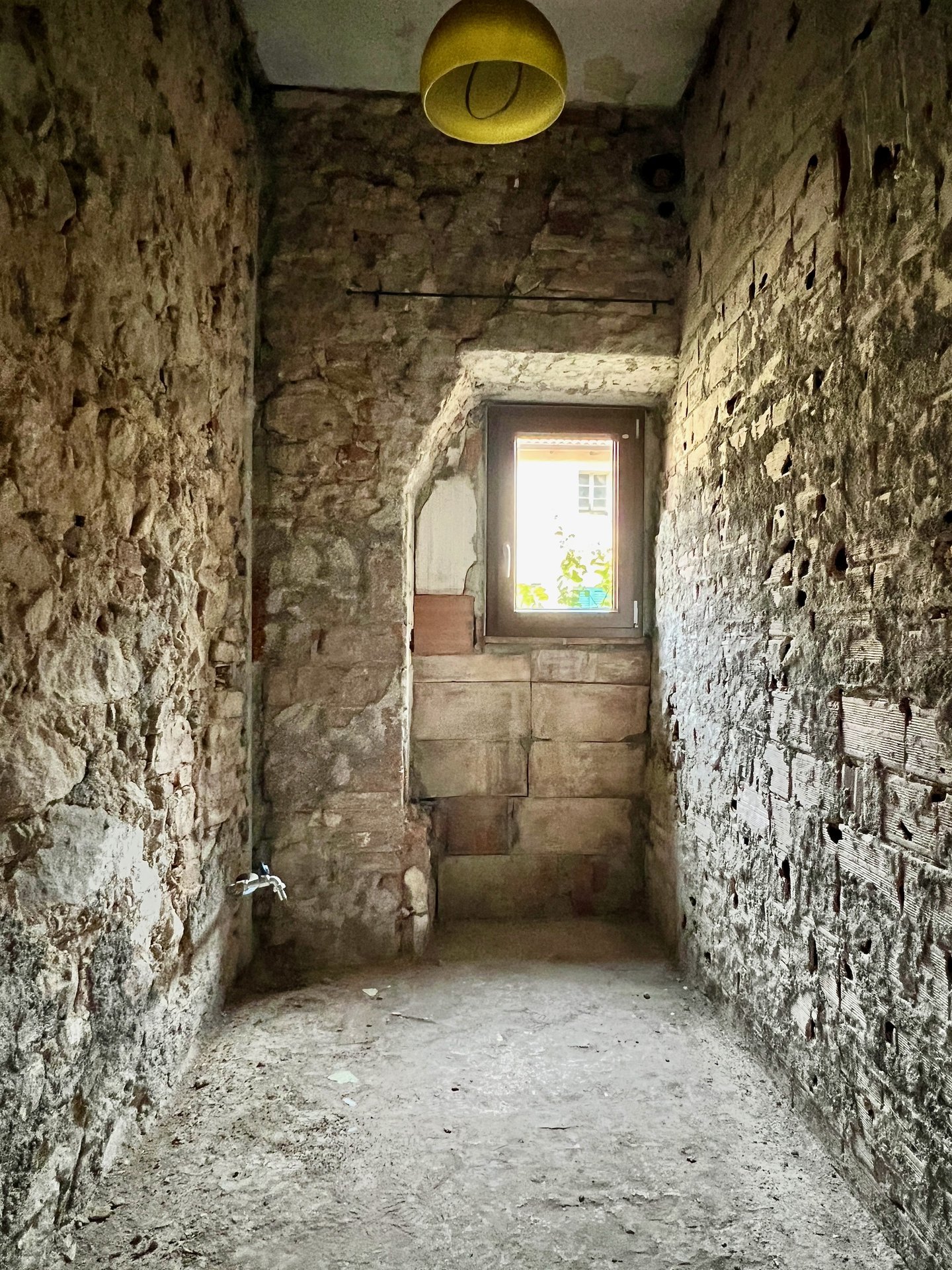 Casa storica indipendente in vendita nel borgo di Batignano