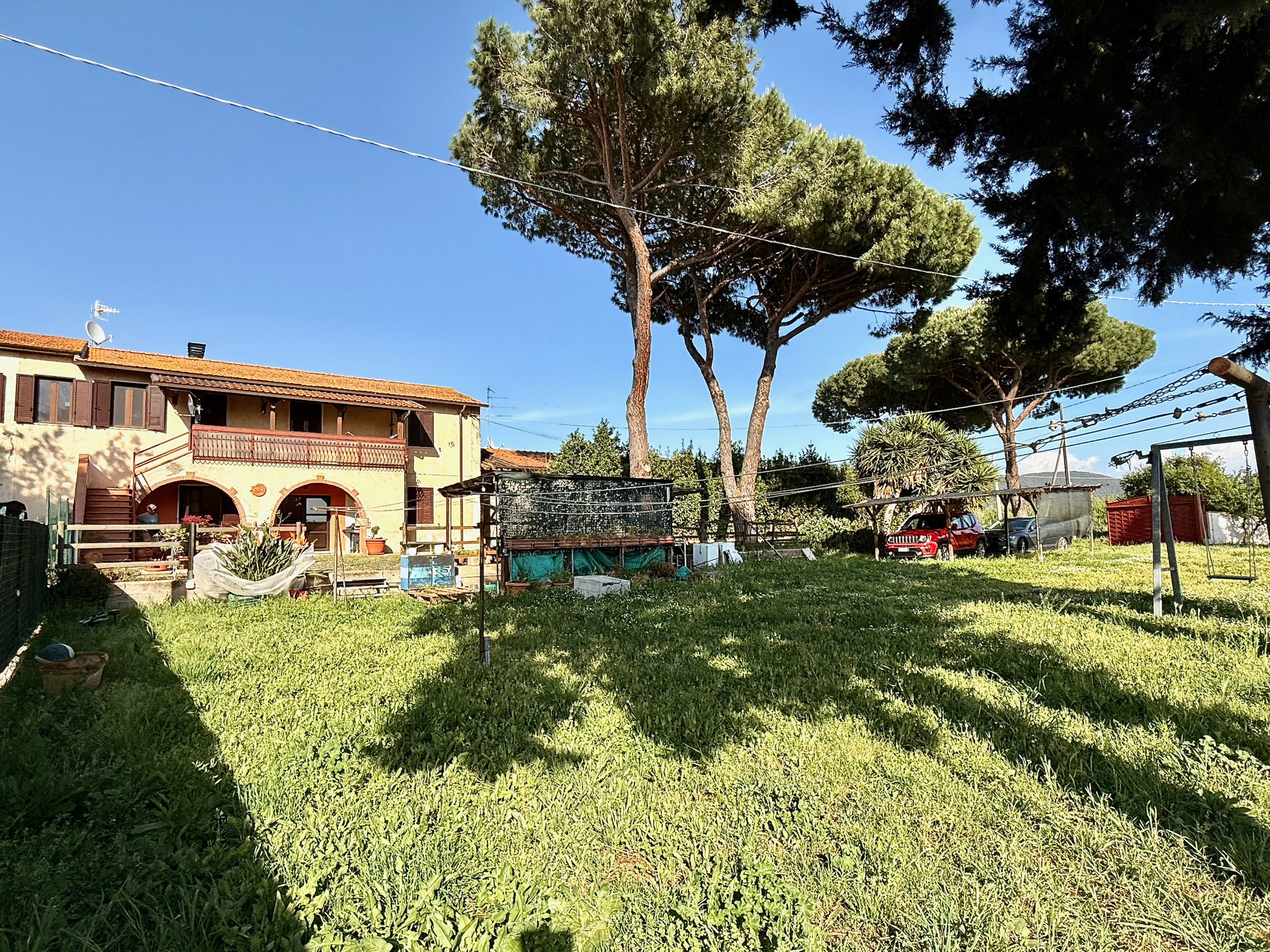 Casale con due abitazioni e magazzini in località Ampio Casale con due abitazioni e magazzini in località Ampio