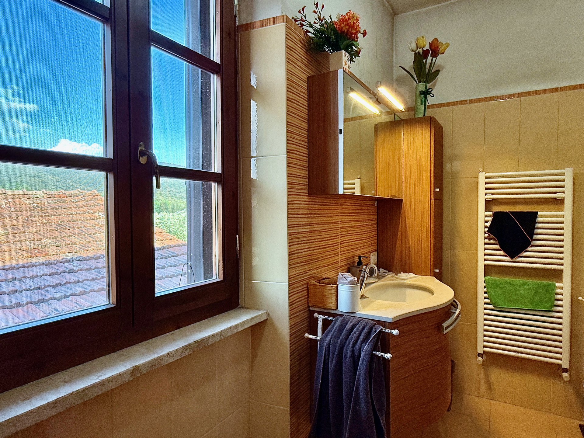 Casale con due abitazioni e magazzini in località Ampio Casale con due abitazioni e magazzini in località Ampio