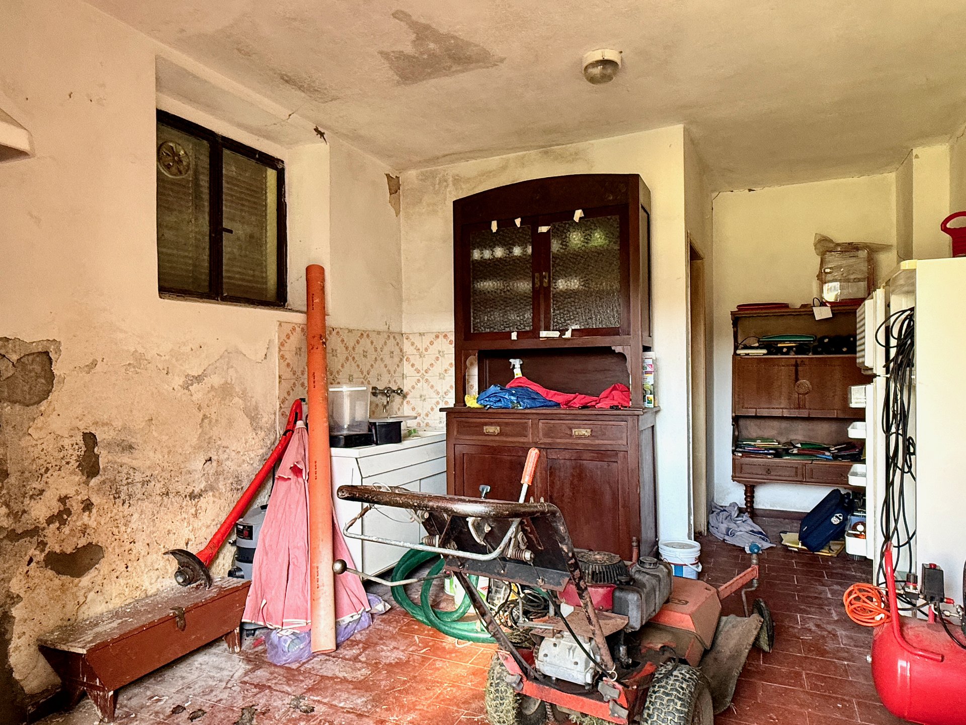 Casale con due abitazioni e magazzini in località Ampio Casale con due abitazioni e magazzini in località Ampio