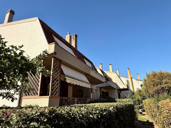 Villetta a schiera da rimodernare in Via Giacosa, Verde Maremma – Grosseto