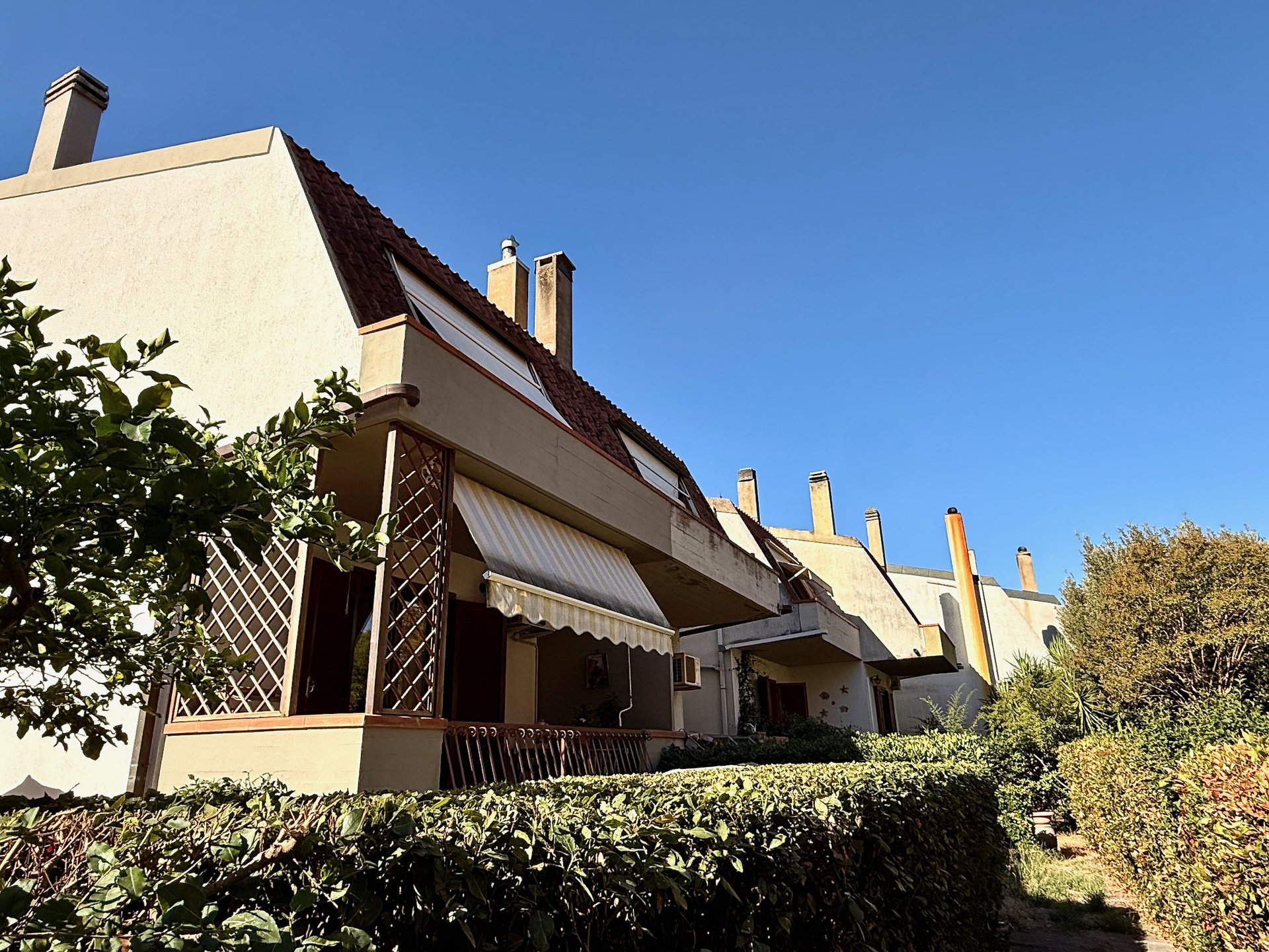 Villetta a schiera da rimodernare in Via Giacosa, Verde Maremma – Grosseto Villetta a schiera da rimodernare in Via Giacosa, Verde Maremma – Grosseto