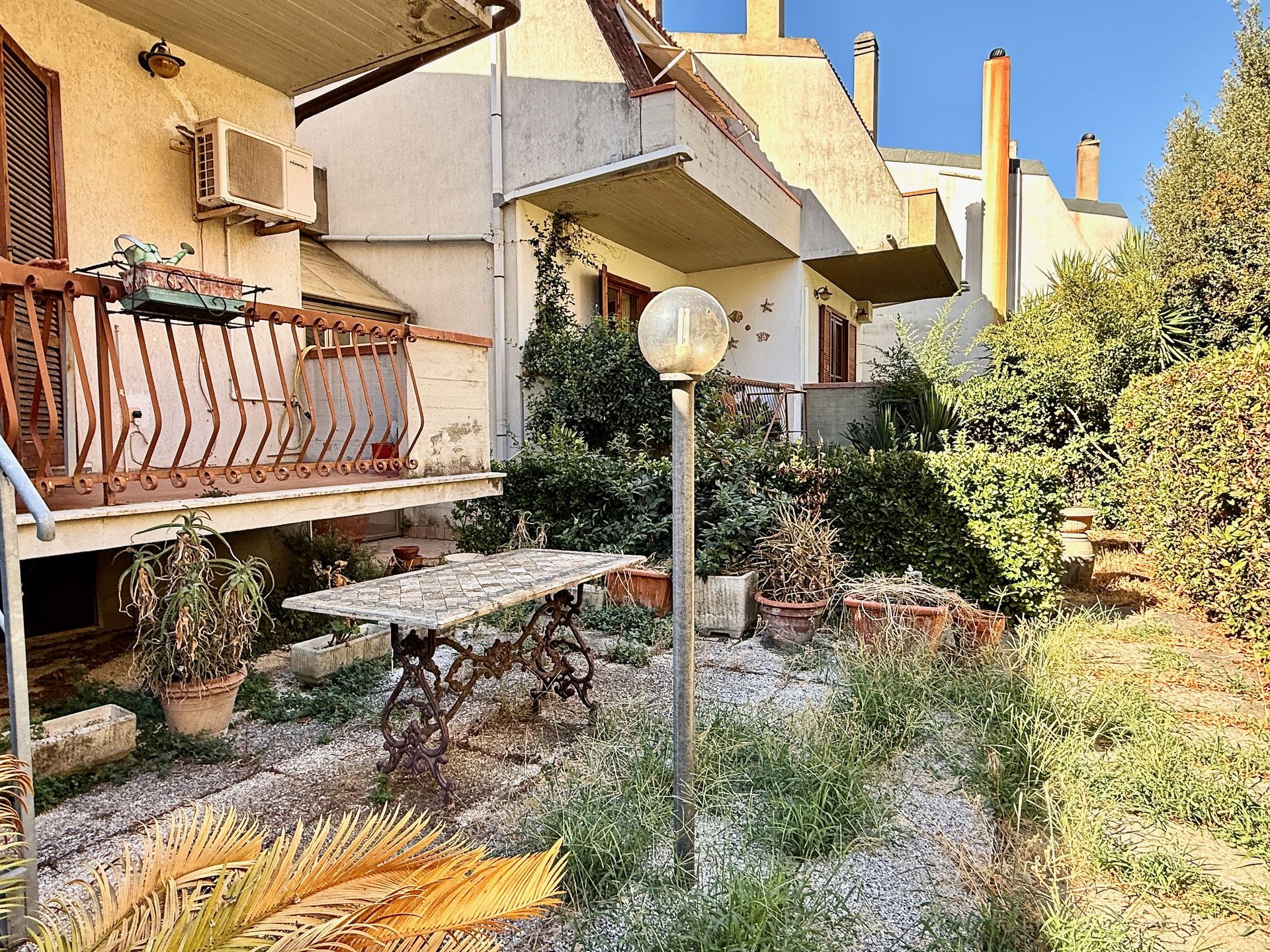 Villetta a schiera da rimodernare in Via Giacosa, Verde Maremma – Grosseto Villetta a schiera da rimodernare in Via Giacosa, Verde Maremma – Grosseto