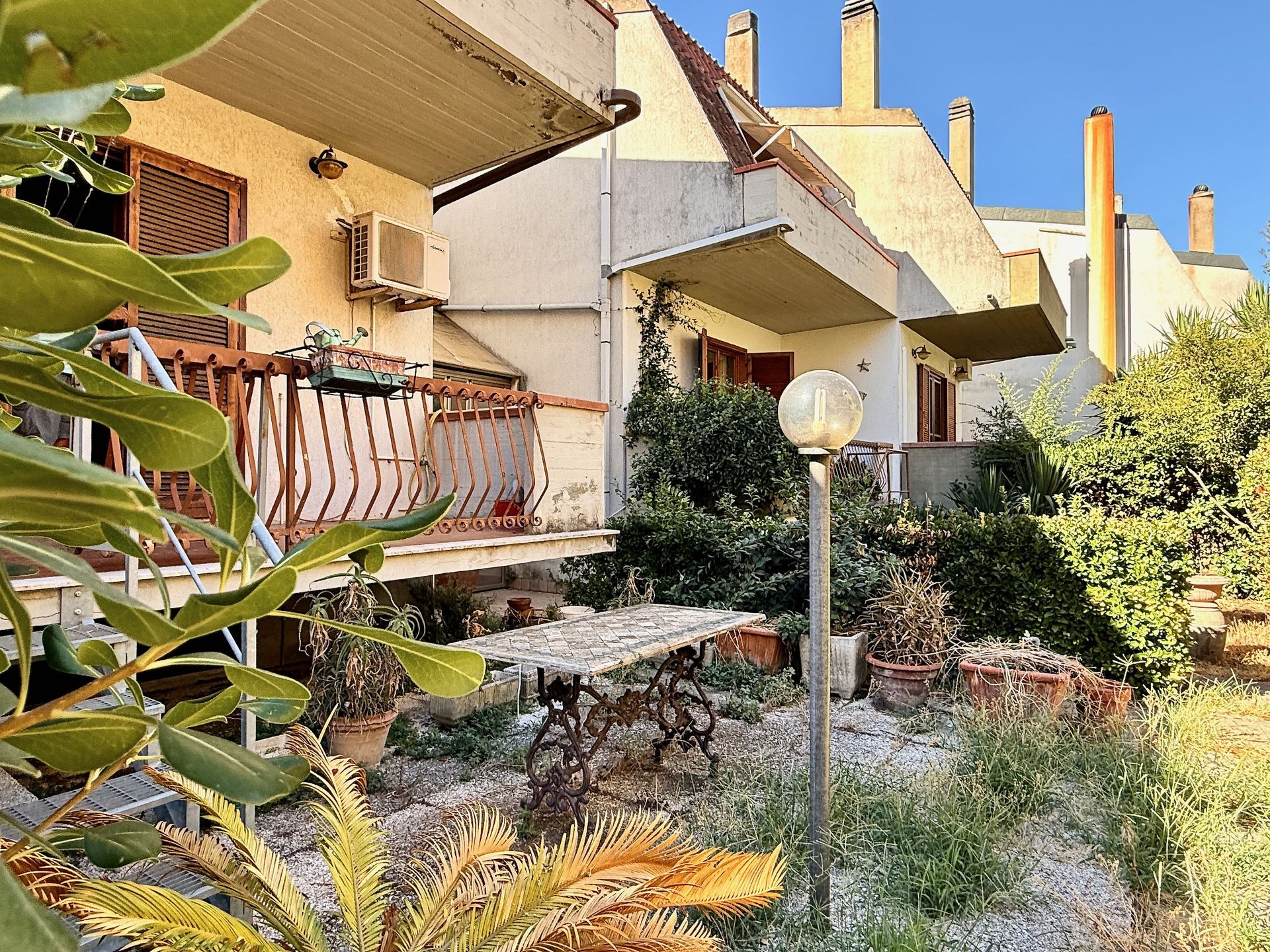 Villetta a schiera da rimodernare in Via Giacosa, Verde Maremma – Grosseto Villetta a schiera da rimodernare in Via Giacosa, Verde Maremma – Grosseto