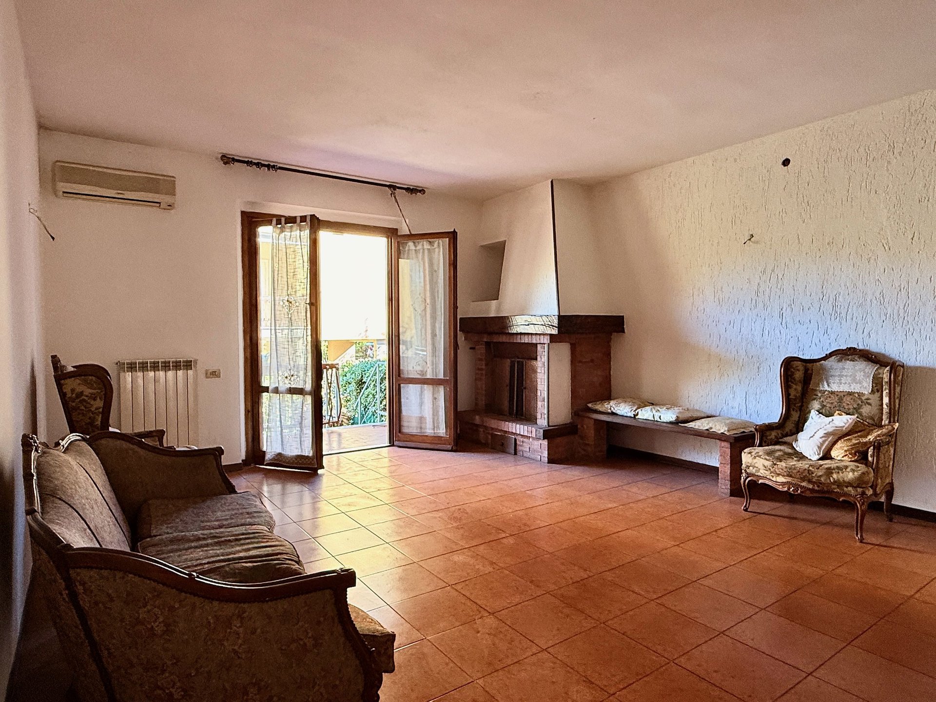 Villetta a schiera da rimodernare in Via Giacosa, Verde Maremma – Grosseto Villetta a schiera da rimodernare in Via Giacosa, Verde Maremma – Grosseto